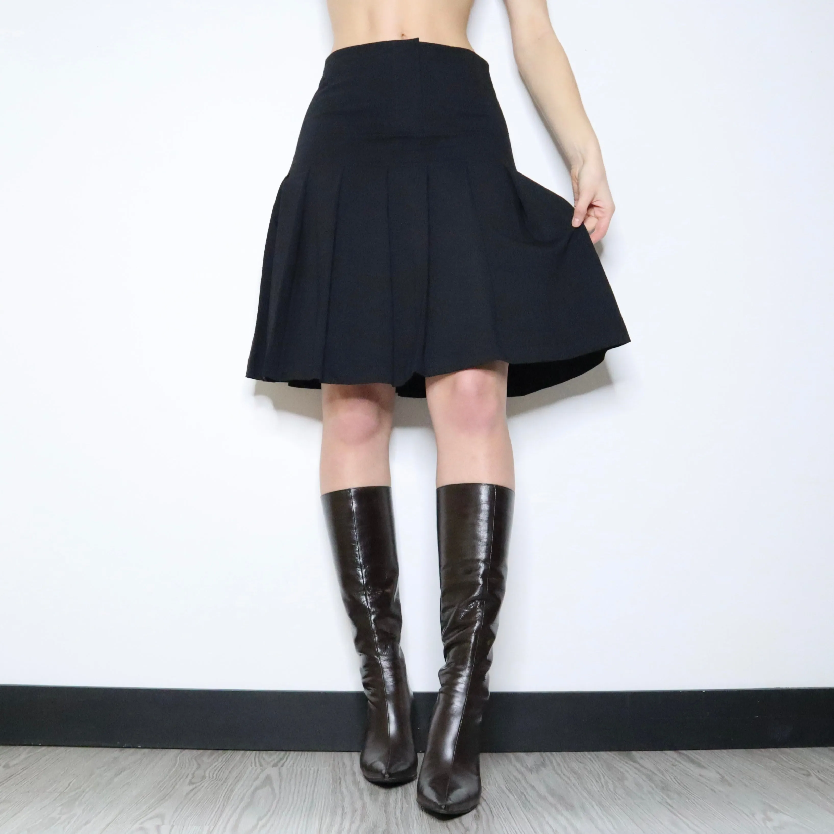 90s Black Pleated Skirt (S)