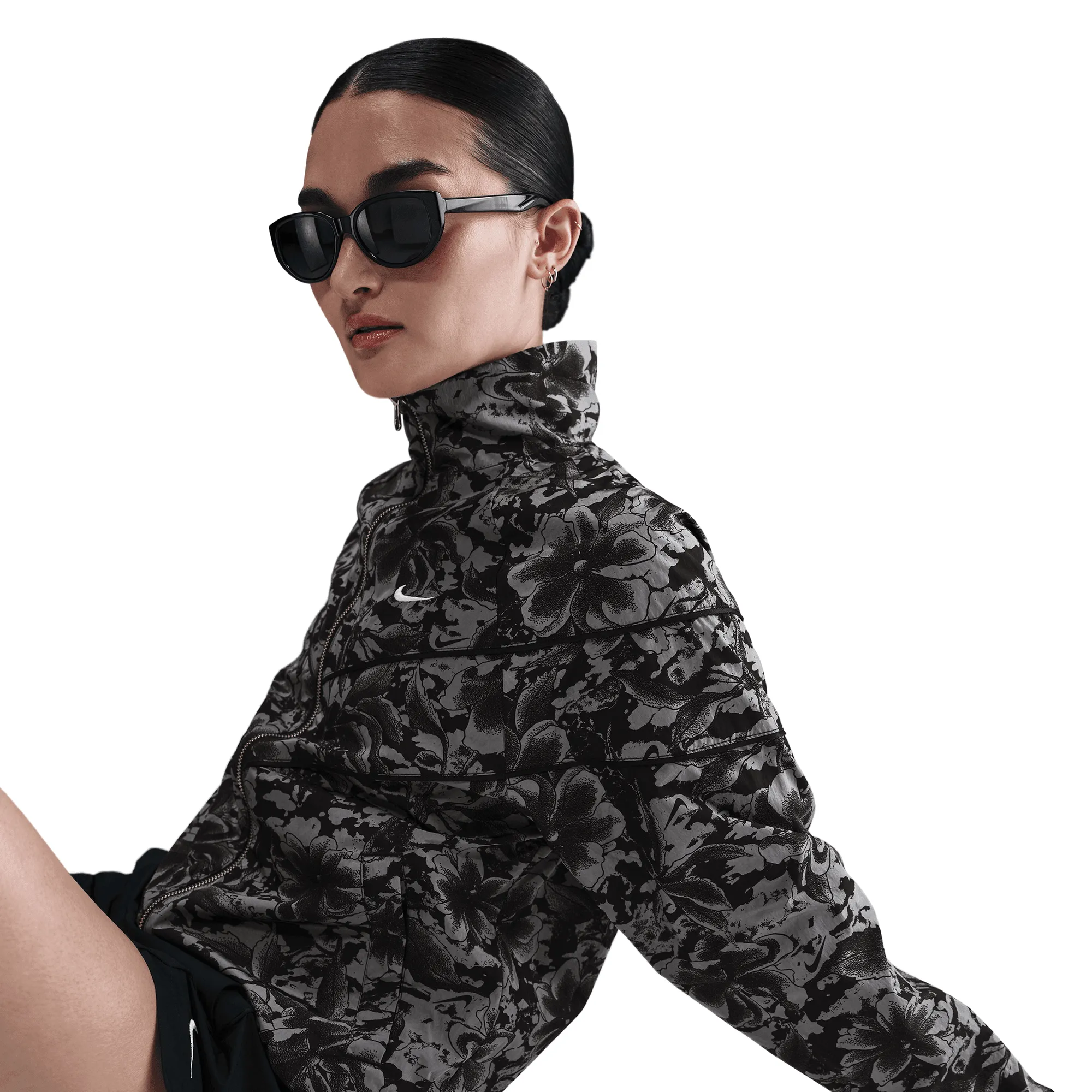 NIKE SPORTSWEAR WINDRUNNER WOMEN'S WOVEN UV PROTECTION FULL-ZIP PRINTED JACKET
