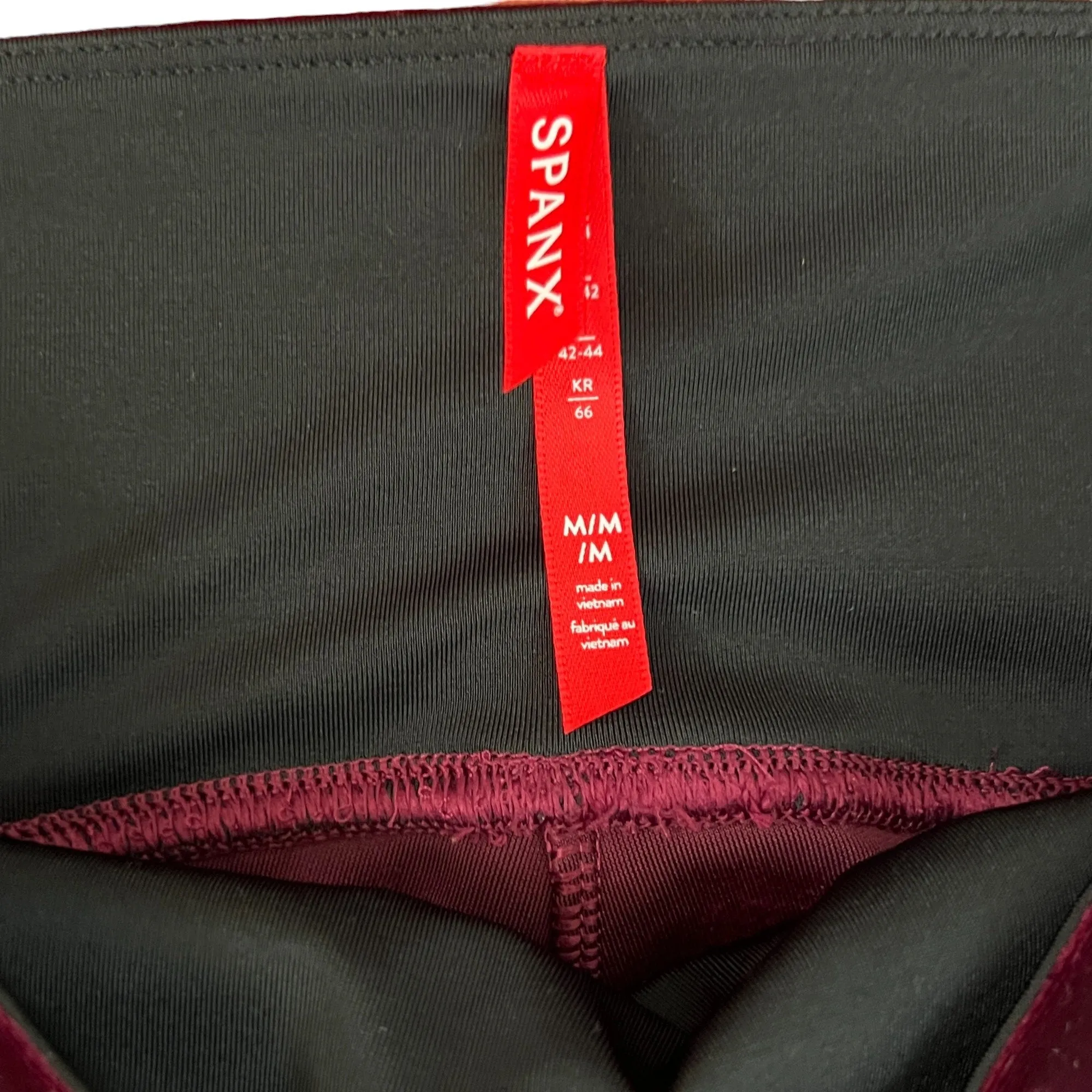 Spanx Shiny Velvet Leggings Size Medium Burgundy Red