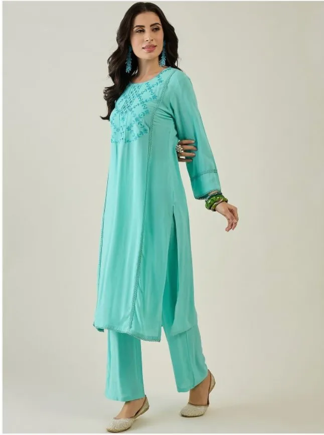 Women Yoke Design Regular Thread Work Kurta with Trousers